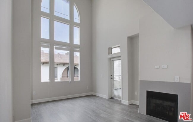 Photo - 6280 W 3rd St Unit 4-413