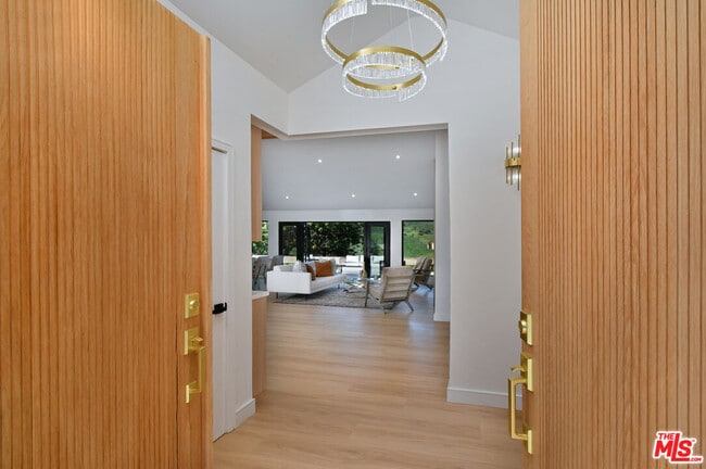 Photo - 26065 Farmfield Rd