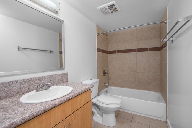 Photo - 13429 Vanowen St