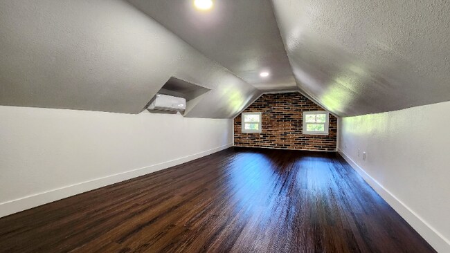 Photo - 480 Valley Rd