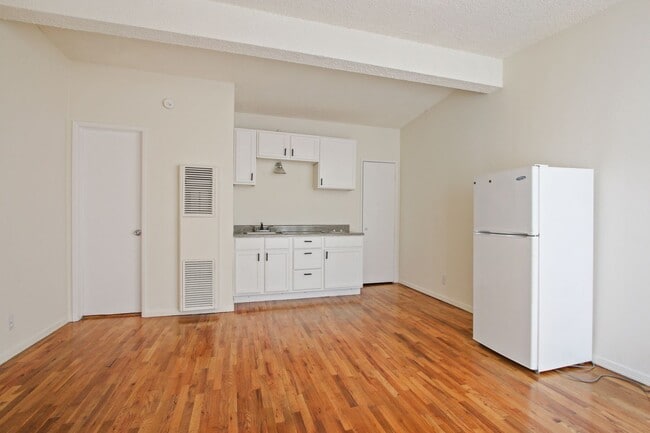 Photo - 1010 Pico Blvd Apartment Unit 12