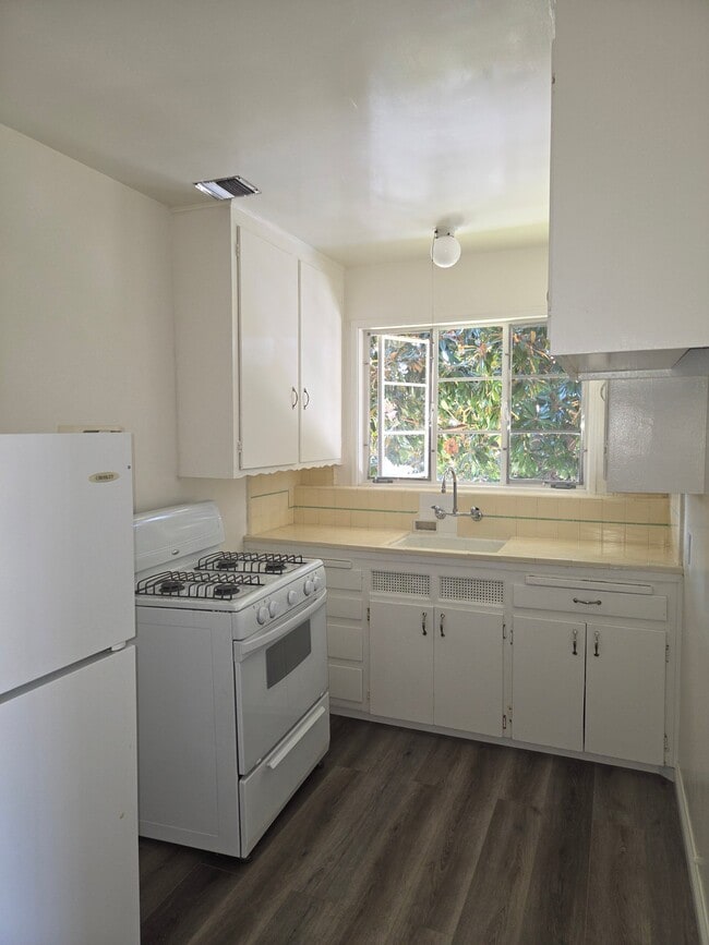 Photo - 665 Cordova St Unit 3