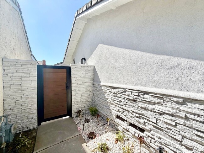 Photo - 21676 Superior Ln