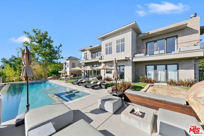 Photo - 301 Loma Metisse Rd