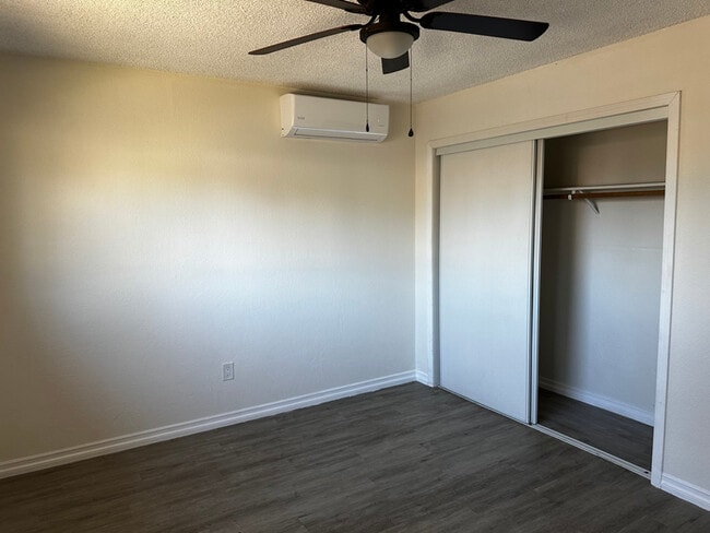 Photo - 9490 Elm Ave