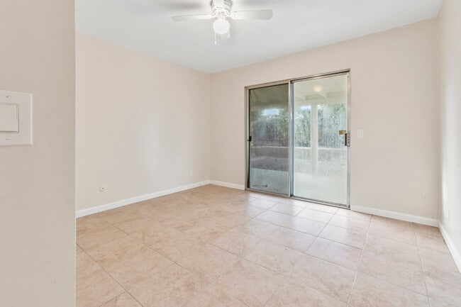 Photo - 1992 W Oakland Ave