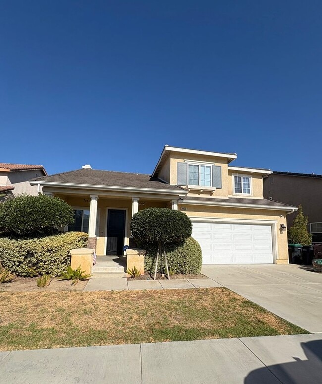 Beautiful 2-story home - Beautiful 2-story home