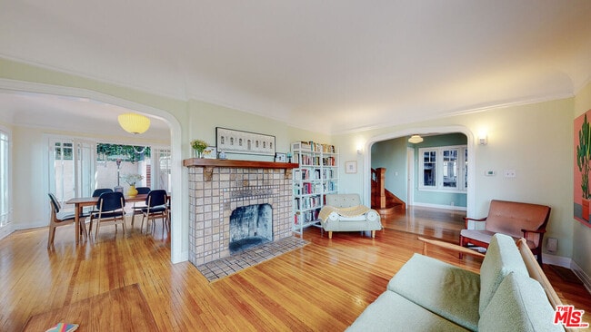 Photo - 3627 Crestmont Ave