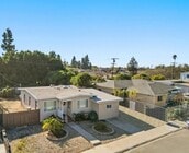 Photo - 2 Bed | 1 Bath | Washer & Dryer Included -... House