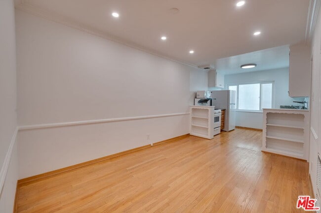 Photo - 927 6th St Unit 1