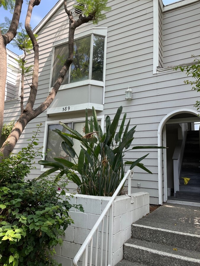 Photo - 589 Garfield Ave
