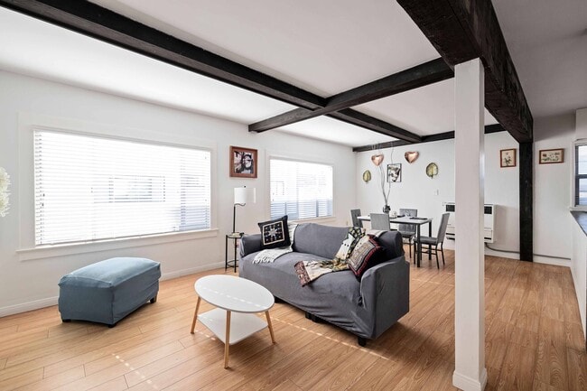 Photo - 1634 Bayview Dr Unit B