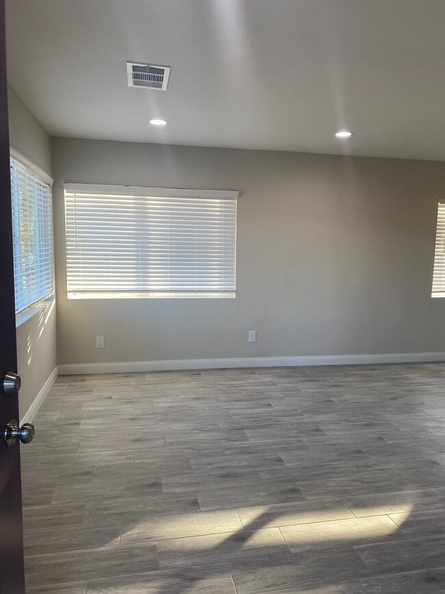 Photo - 14713 Walters St