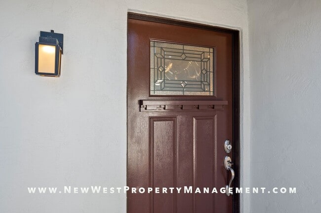 Photo - Freshly Renovated and Highly Upgraded Allied Gardens 4 Bedroom. Available Now!