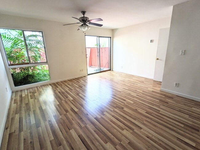 Building Photo - 241 S Ave 57 Rental