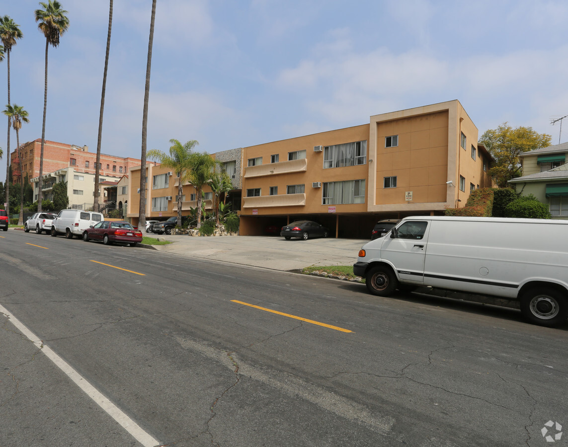 Photo - 050 Apartments