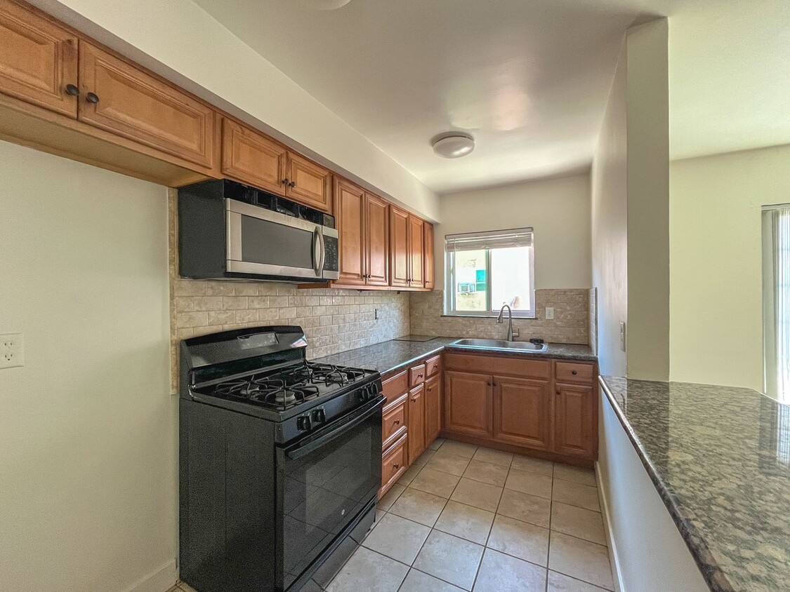 Floor Plan - 2 Bed 1 Bath