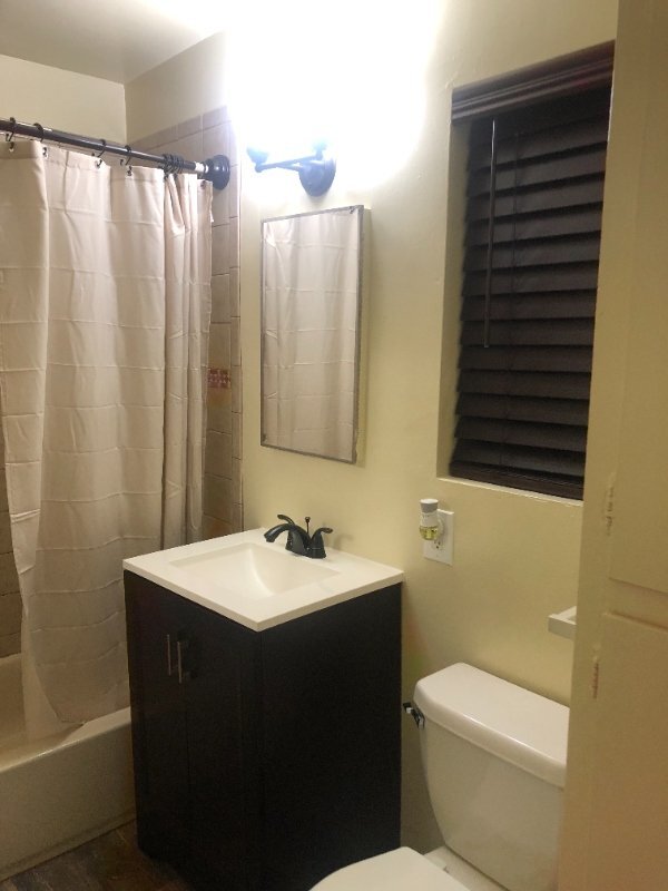 Photo - 504 W Hillsdale St