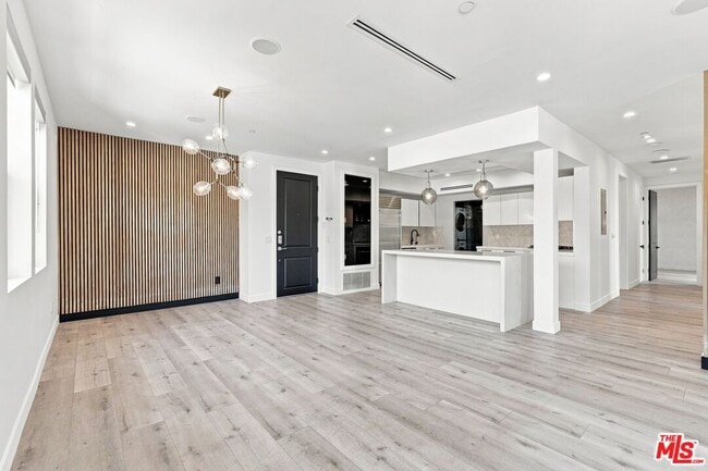 Photo - 8121 Norton Ave Unit 403