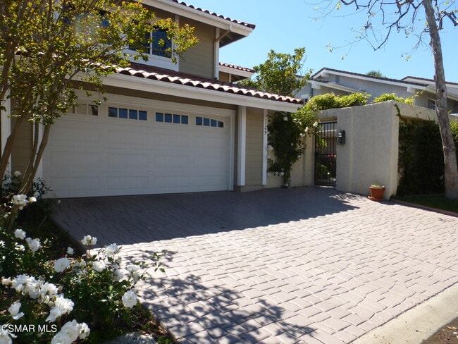 Photo - 1749 Royal St George Dr Townhome