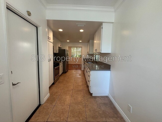 Photo - 3200 Fairesta St Unit Apartment 5