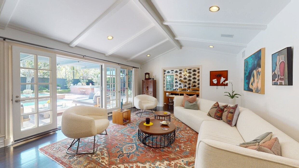 3D Tour - 1400 Jonesboro Dr