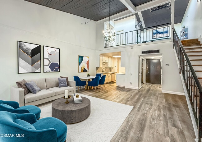 Building Photo - 5460 White Oak Ave