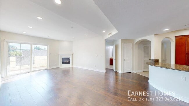 Building Photo - 14242 Burbank Blvd Unit 104