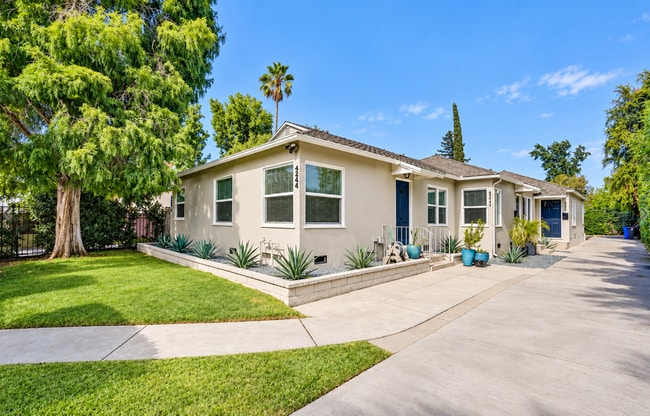 Building Photo - 4244 Tujunga Ave Unit 4244.5