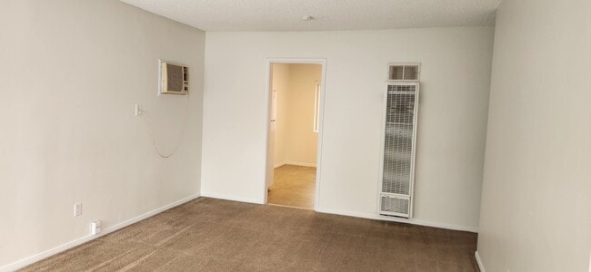 Photo - 2 bedroom, 1 bath, upper level unit