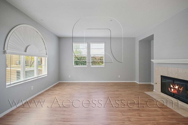 Photo - 3 Bed / 2.5 Bath Townhome | Open Layout + Modern Finishes Unit 204