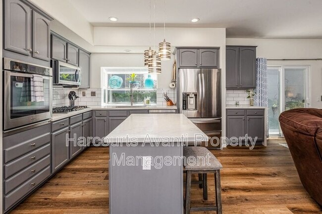 Photo - 499 N Cleveland St