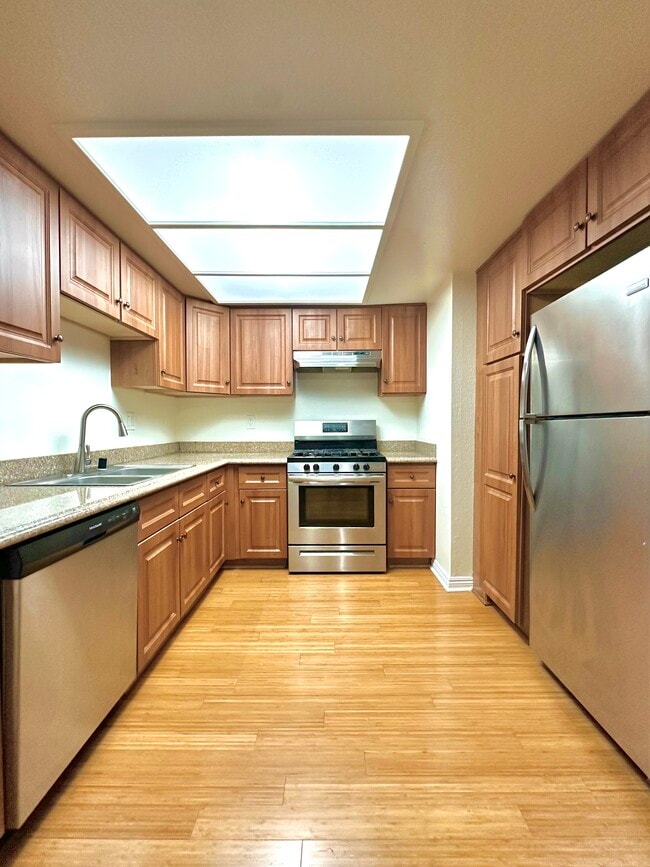 Kitchen - Cedar Glen Apts