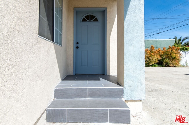 Photo - 2134 Cloverdale Ave