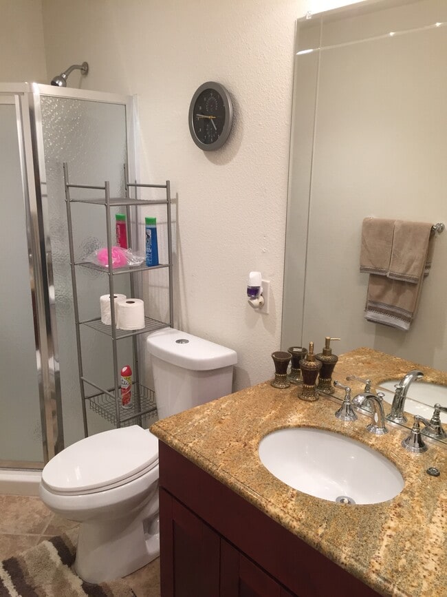 Photo - 16868 Ridge Cliff Dr Unit # A