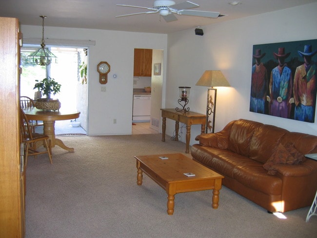 Photo - 4564 Beverly Glen Dr