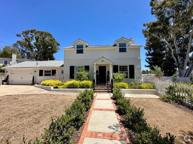 Building Photo - Bright & Modern Two-Story Home with Stunni...