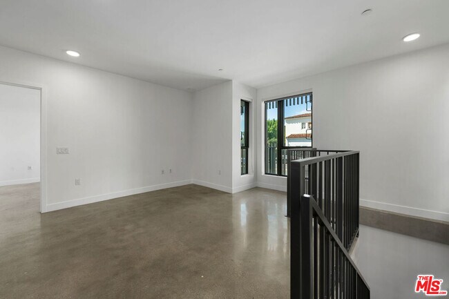 Photo - 1250 N Fairfax Ave Unit 206