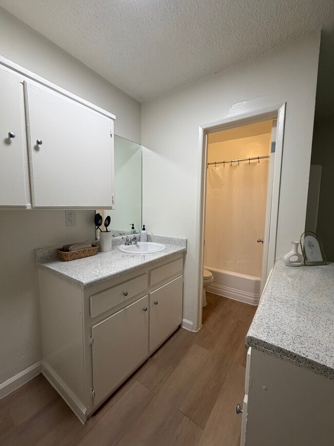 Bachelor- Bathroom - Studio Village Apartments