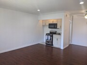 Photo - 14024 Oxnard St