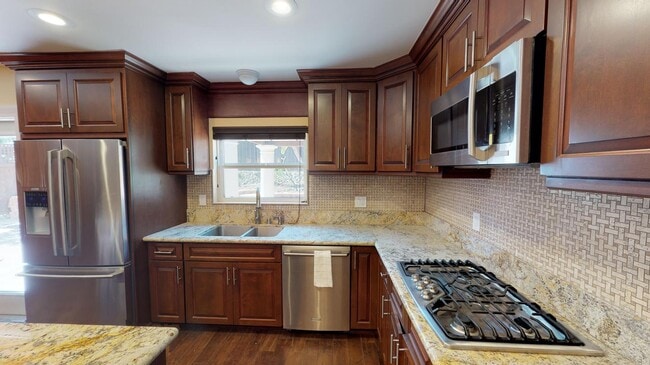 Photo - 2070 Rosecrans St