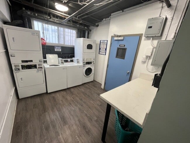 Photo - 123 California Ave