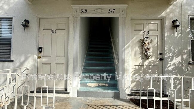 Photo - 317 E 5th St