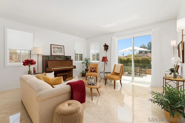 Photo - 1395 Caminito Floreo