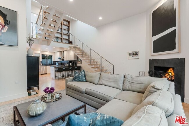 Building Photo - 940 14th St Unit E