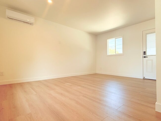Photo - 309 W Hampshire Ave