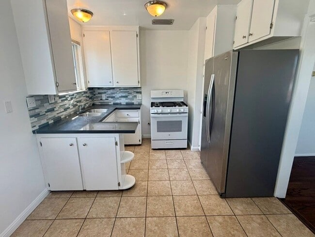 Photo - 482-482 Almond Ave Unit 480