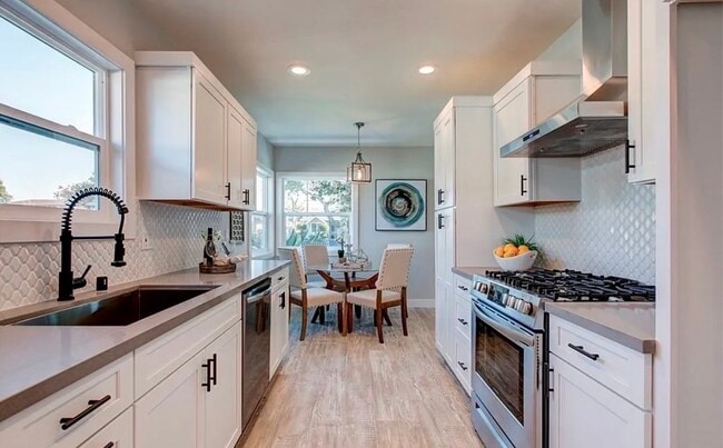 Photo - 24617 Marine Ave