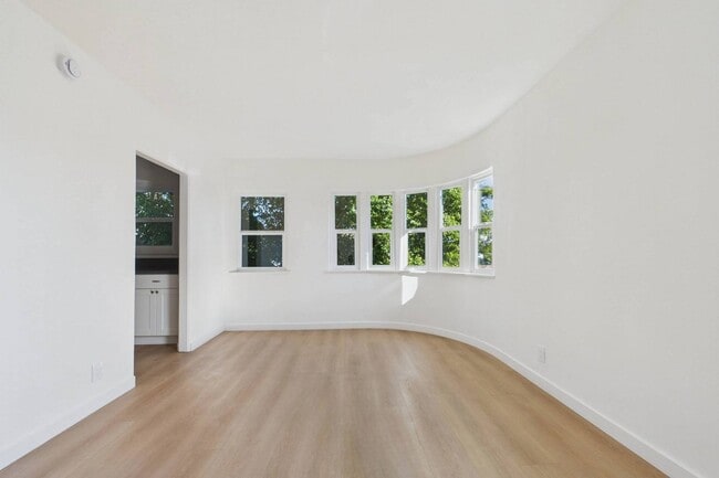 Photo - Wilcox Apartments