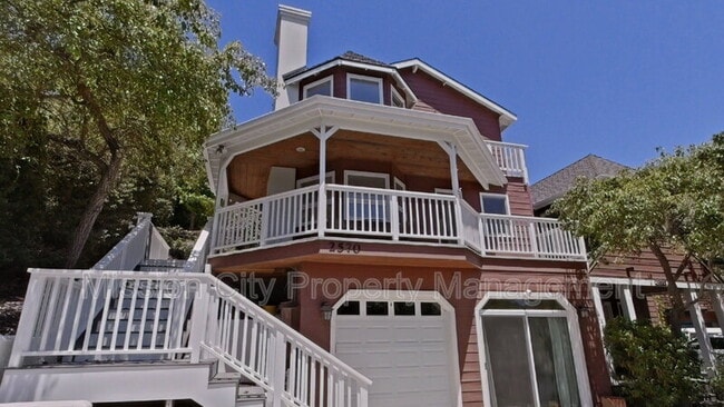 Photo - 2570 Lillie Ave House
